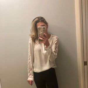 EUC Ann Taylor Cream Blouse W/ Lace Detail Sleeves